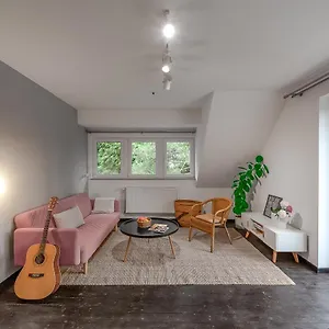 Apartment Das Wiesenhaus: Wohnen Direkt Am Rhein, Köln