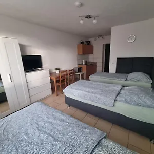 Apartment Workers-sleep-station, Köln