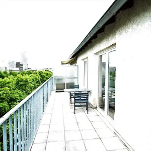 Apartment Penthousewohnung Am Friesenplatz, Köln